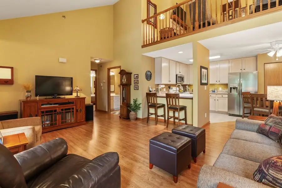 4731 S Hunter Ln, New Berlin, WI 53151 - #2
