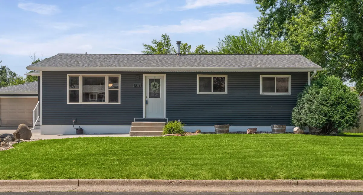 1512 Cliffview Dr, Holmen, WI 54636 - #1