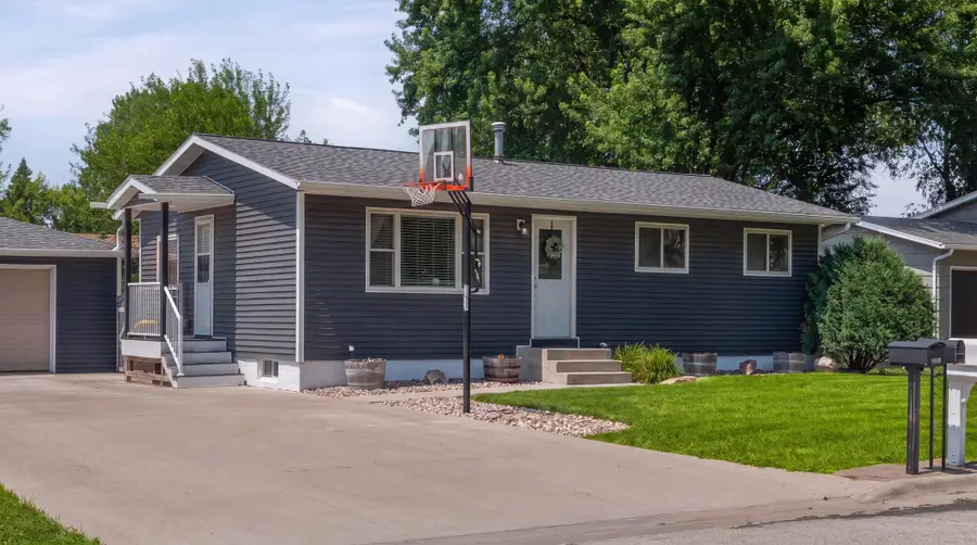 1512 Cliffview Dr, Holmen, WI 54636 - #2