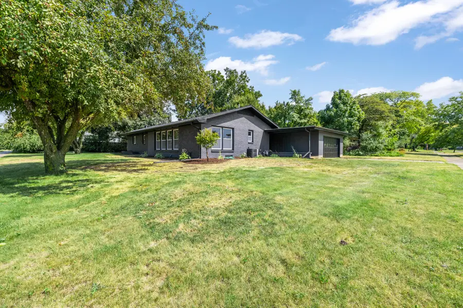 525 W Loos St, Hartford, WI 53027 - #2