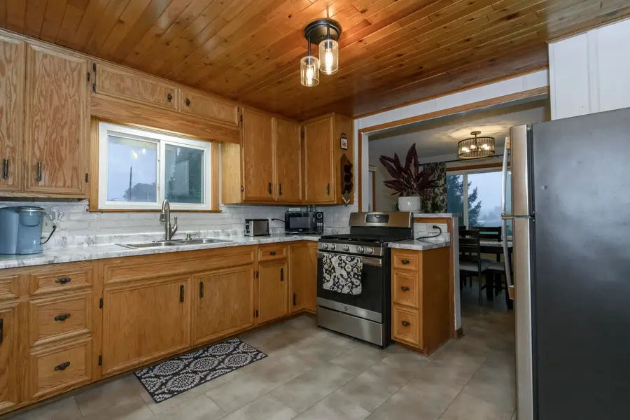 4013 S 40th St, Greenfield, WI 53221 - #2