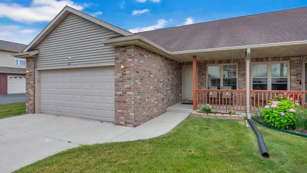 1031 Covington Dr, Sheboygan Falls, WI 53085