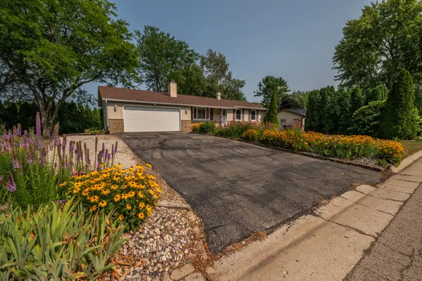 384 Ridge Rd, Juneau, WI 53039