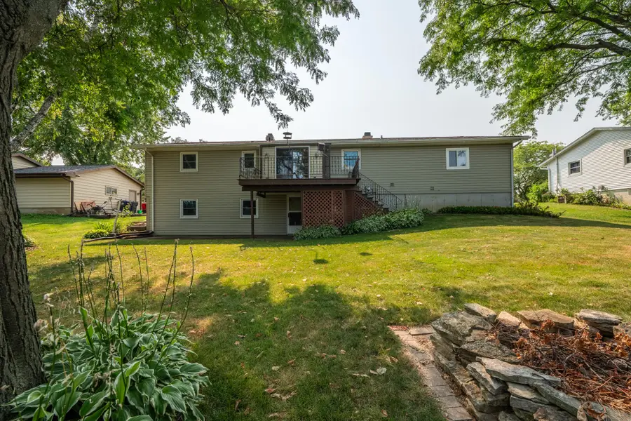 384 Ridge Rd, Juneau, WI 53039 - #2
