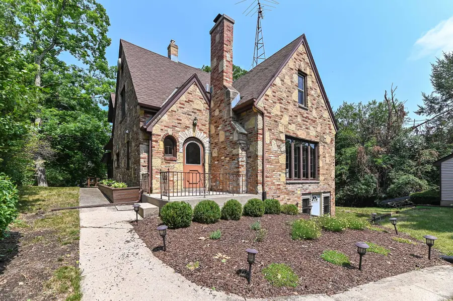 30406 Forest Dr, Burlington, WI 53105 - #2