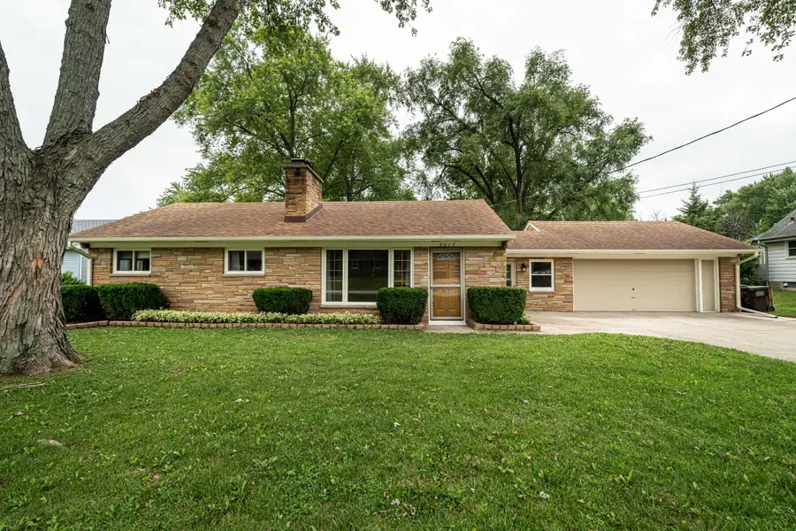 3017 W Franklin Ter, Franklin, WI 53132 - #2
