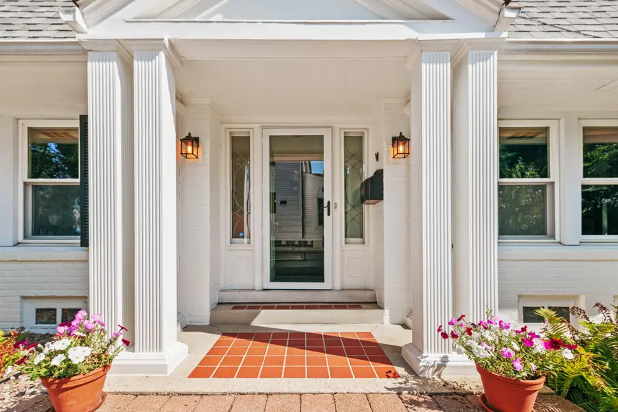 3482 N Frederick Ave, Milwaukee, WI 53211 - #2