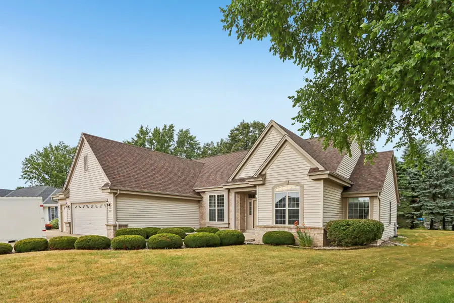 2509 Michele Ln, East Troy, WI 53120 - #2