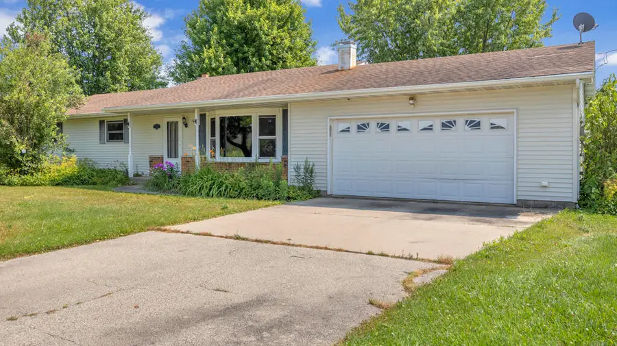 3311 Two Creeks Rd, Mishicot, WI 54228 - #2