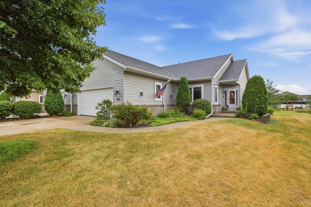N7791 Maple Ridge Rd, Ixonia, WI 53066 - #1