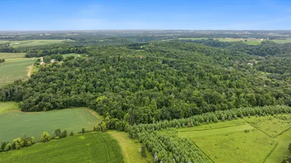 7534 E Hinkst Hollow Rd, Franklin, WI 54665