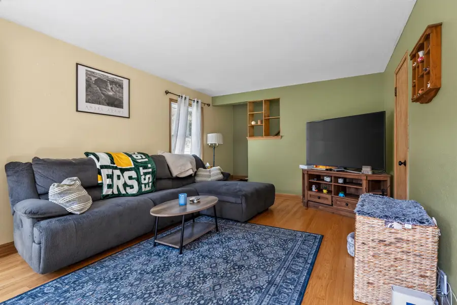 1826 E Fernwood Ave, Milwaukee, WI 53207 - #2