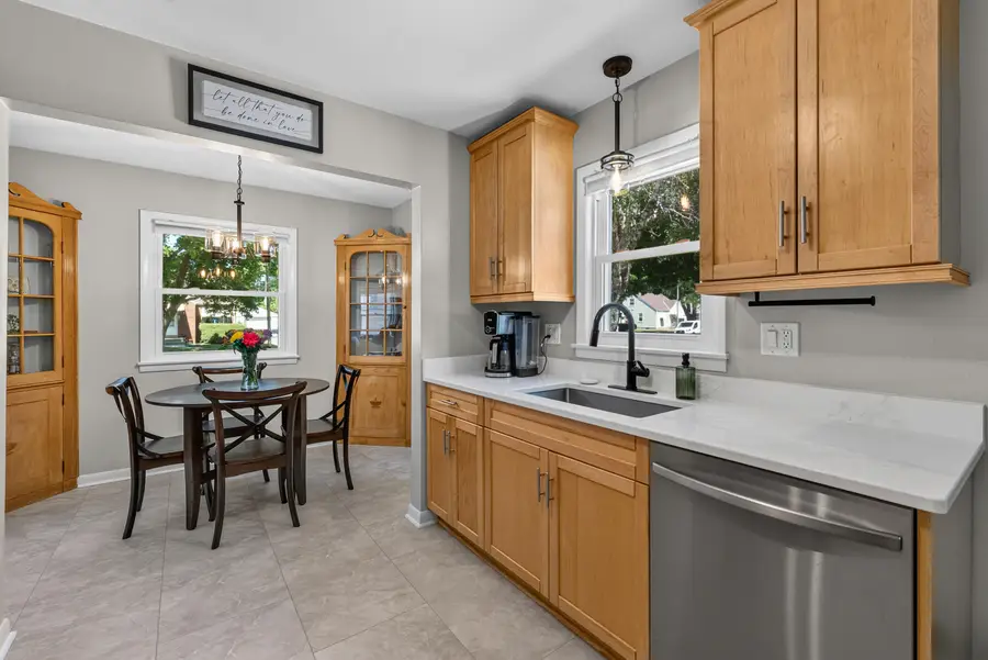 425 W Van Norman Ave, Milwaukee, WI 53207 - #3