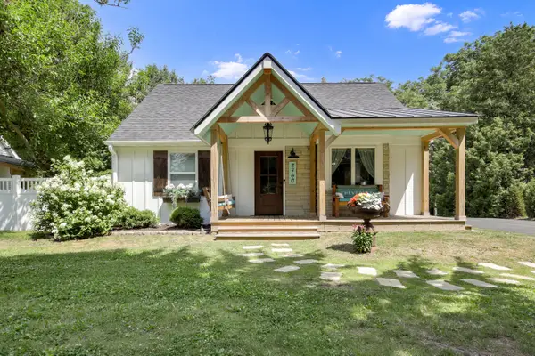 3760 Hubertus Rd, Richfield, WI 53033