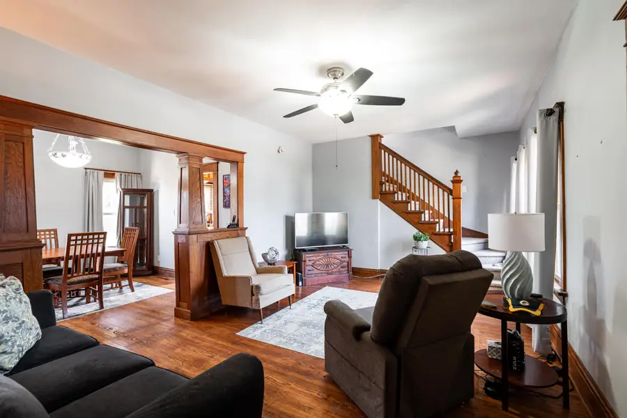 516 Marquette Ave, South Milwaukee, WI 53172 - #2
