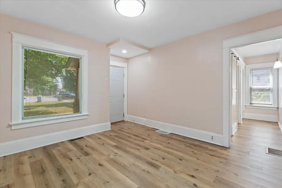 2119 S Muskego Ave, Milwaukee, WI 53215 - #3