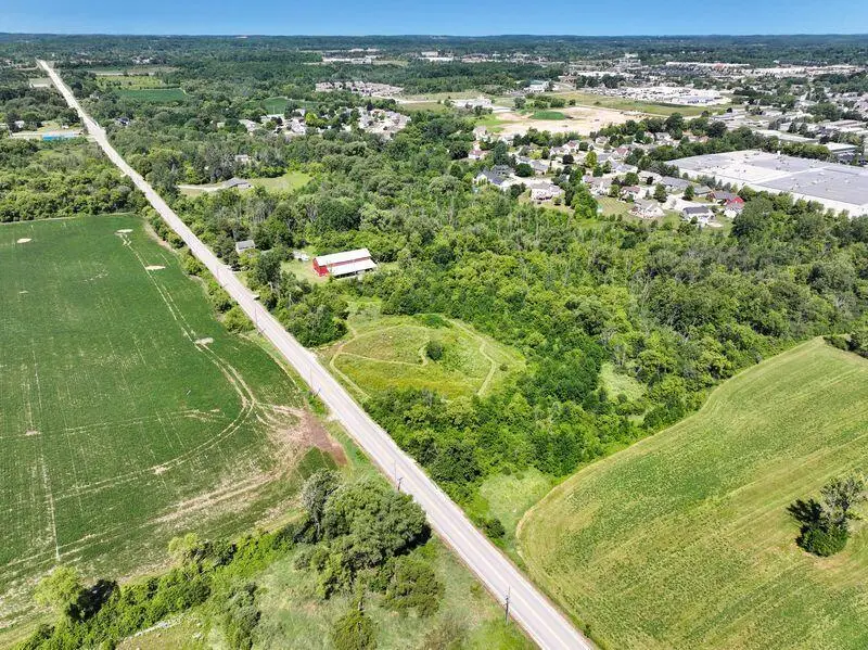 150 W Rusco Dr, West Bend, WI 53095 - #1