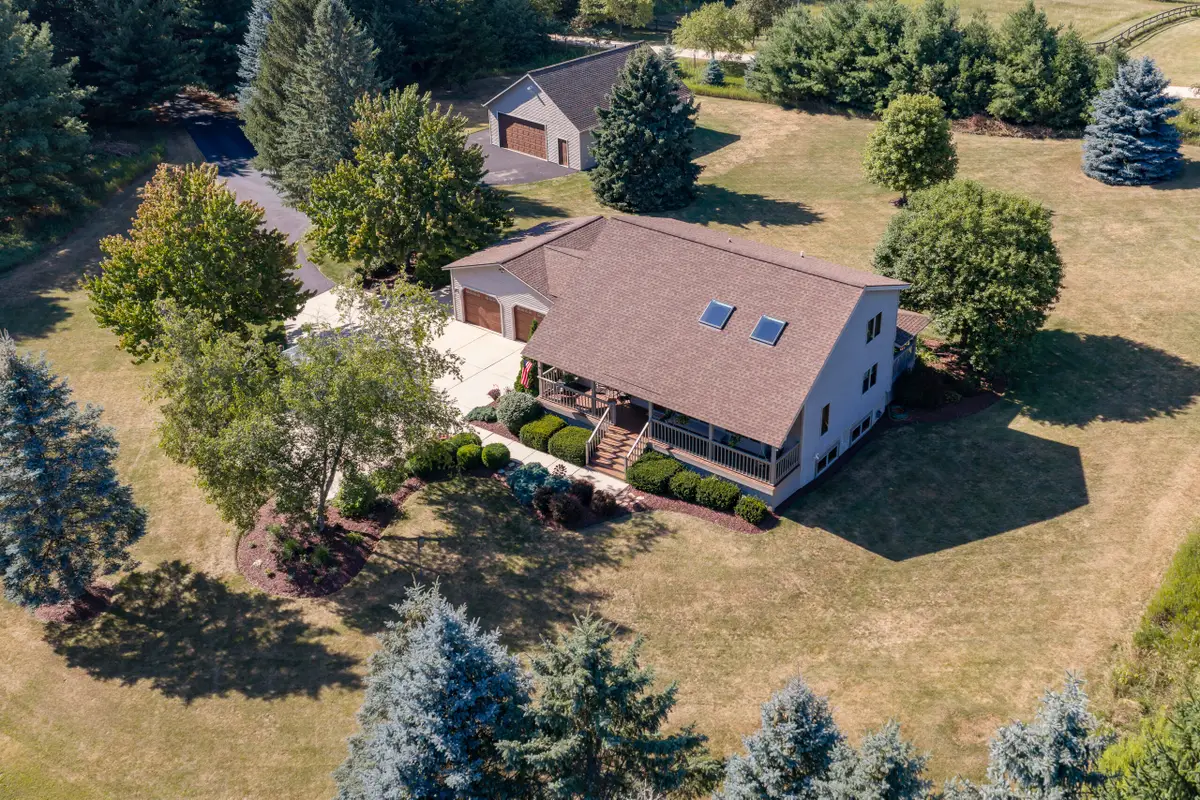 W349S2296 Waterville Rd, Ottawa, WI 53066 - #1