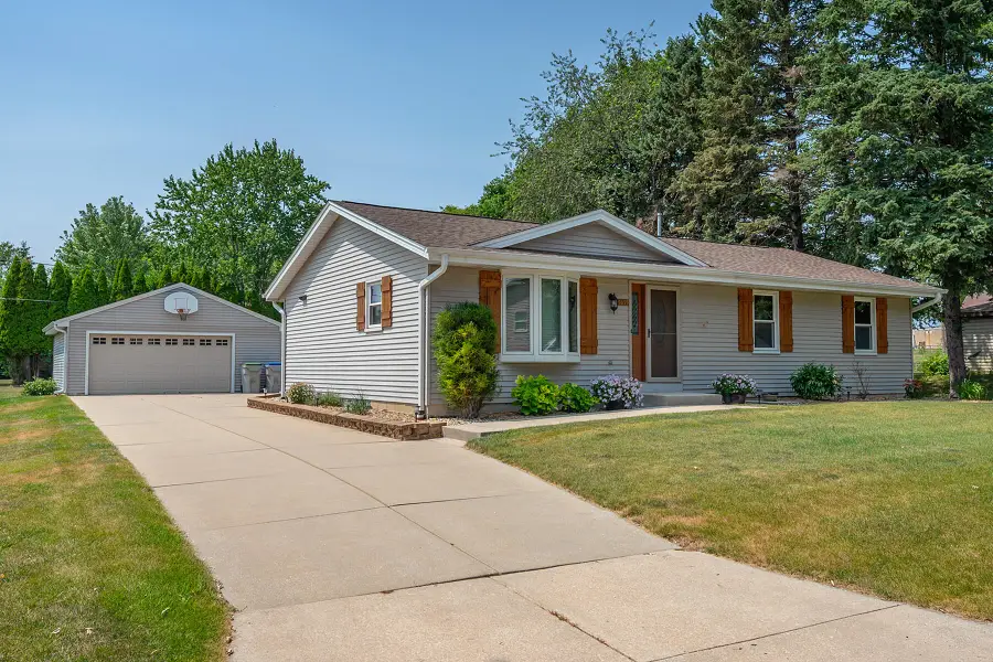 5859 N 119th St, Milwaukee, WI 53225 - #2
