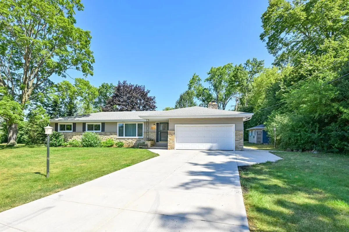 12810 W Balboa Dr, New Berlin, WI 53151 - #1