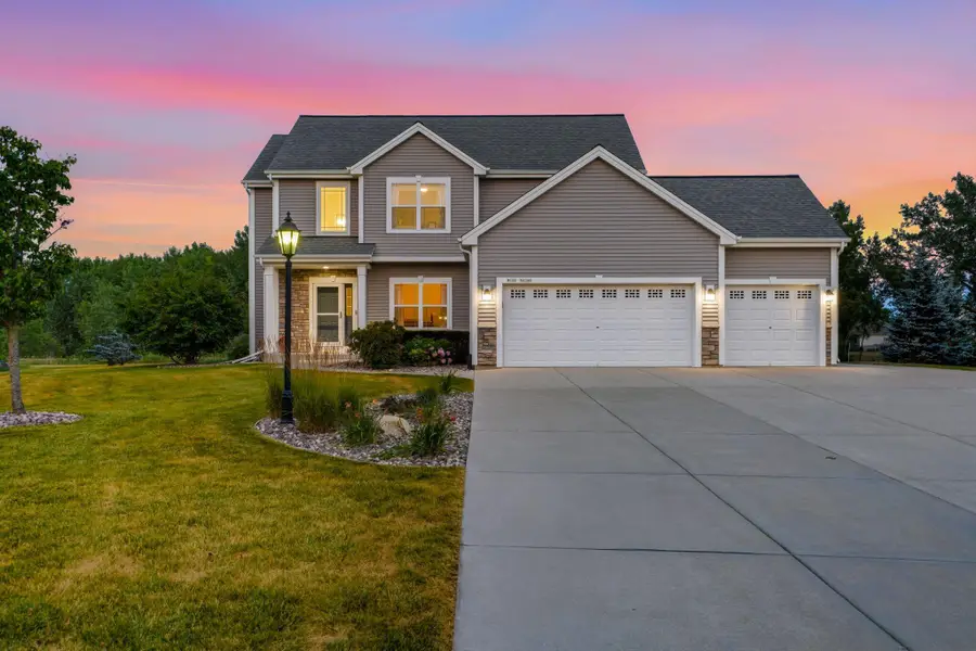 W229N4340 Baker Ct, Pewaukee, WI 53072 - #2