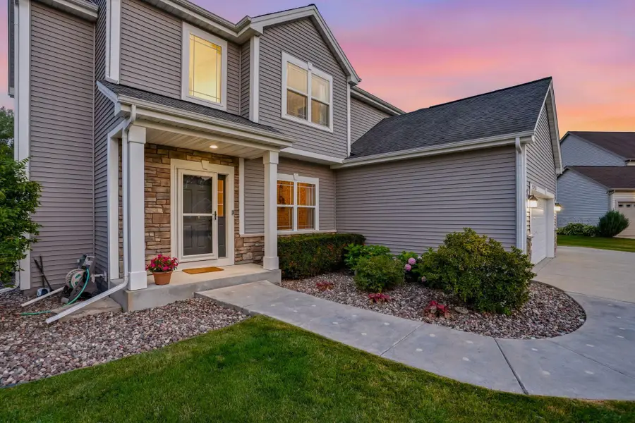 W229N4340 Baker Ct, Pewaukee, WI 53072 - #3