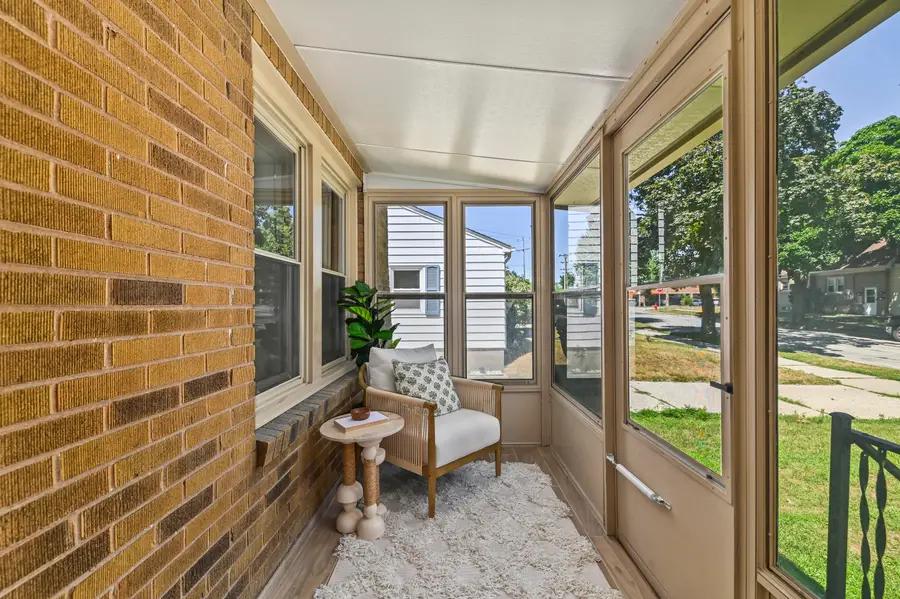 119 E Ohio Ave, Milwaukee, WI 53207 - #3