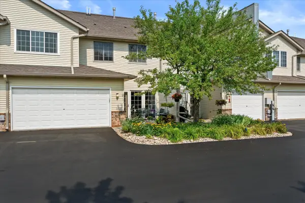 2415 Fox River Pkwy, Waukesha, WI 53189