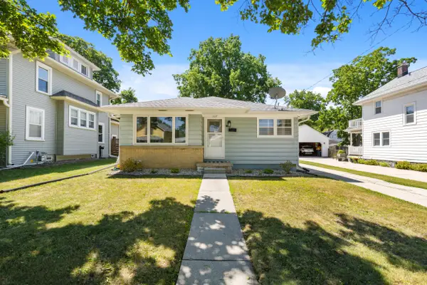 1117 Ellis St, Waukesha, WI 53186