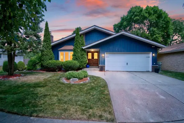 9808 W Tripoli Ave, Milwaukee, WI 53228
