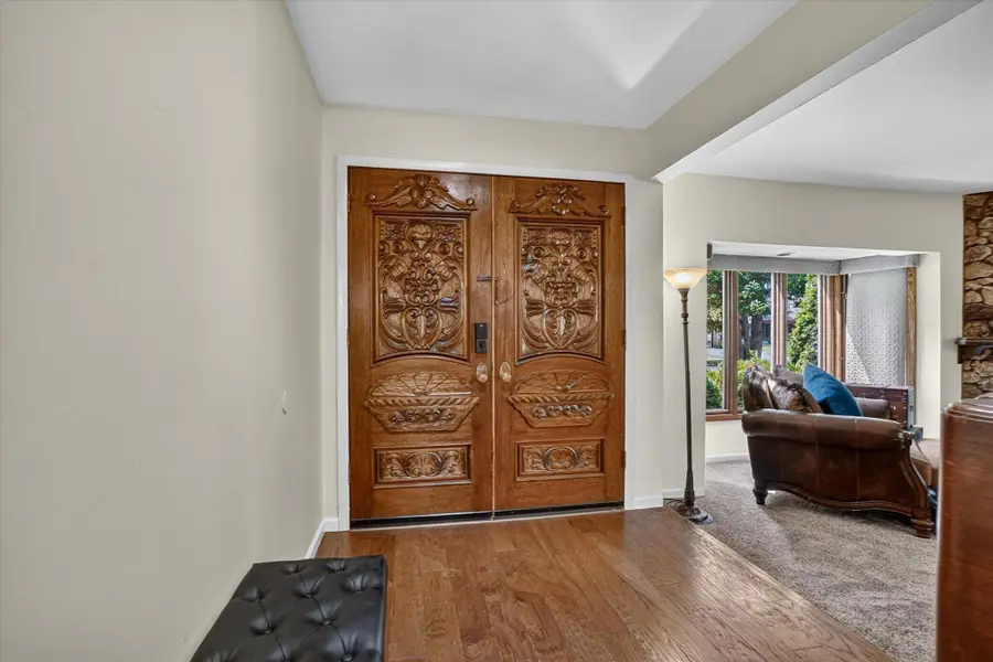 9808 W Tripoli Ave, Milwaukee, WI 53228 - #2