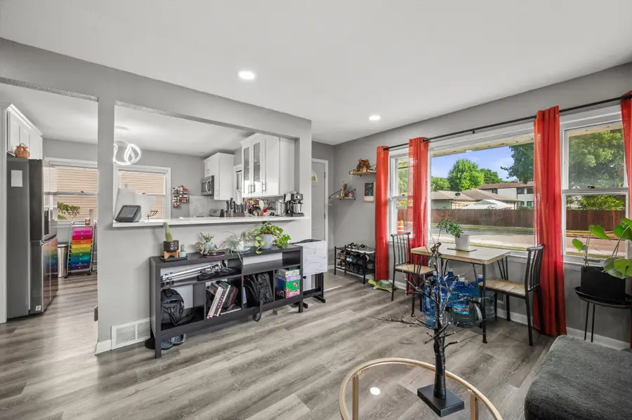 3712 W Kiley St, Milwaukee, WI 53209 - #2