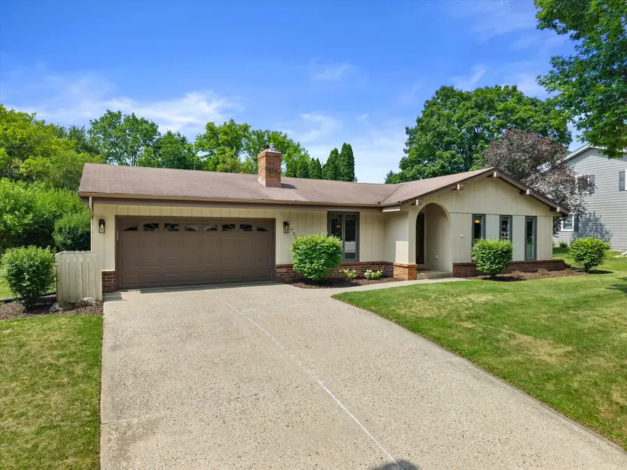 732 S Grandview Blvd, Waukesha, WI 53188 - #2