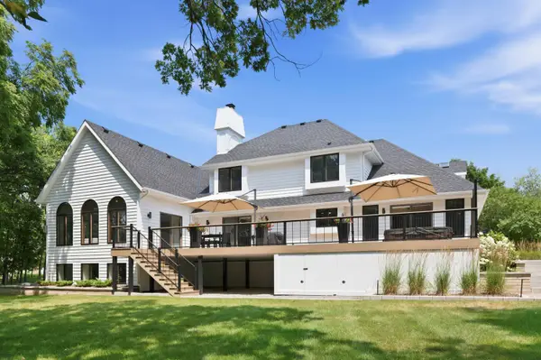 W307N2873 Fieldwood Dr, Delafield, WI 53072