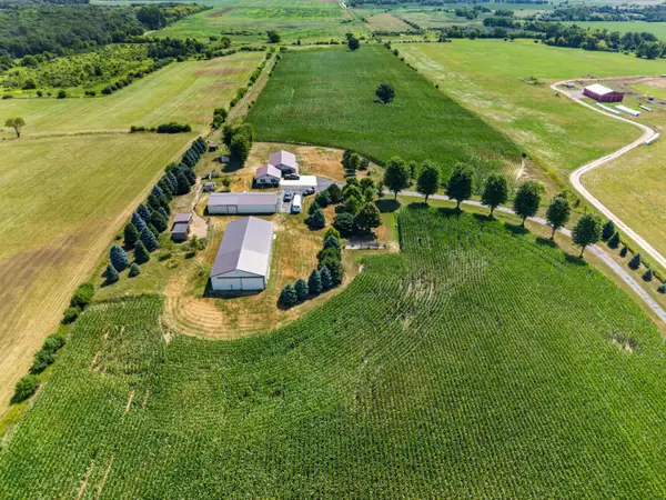 N5802 Johnson Rd, Richmond, WI 53115
