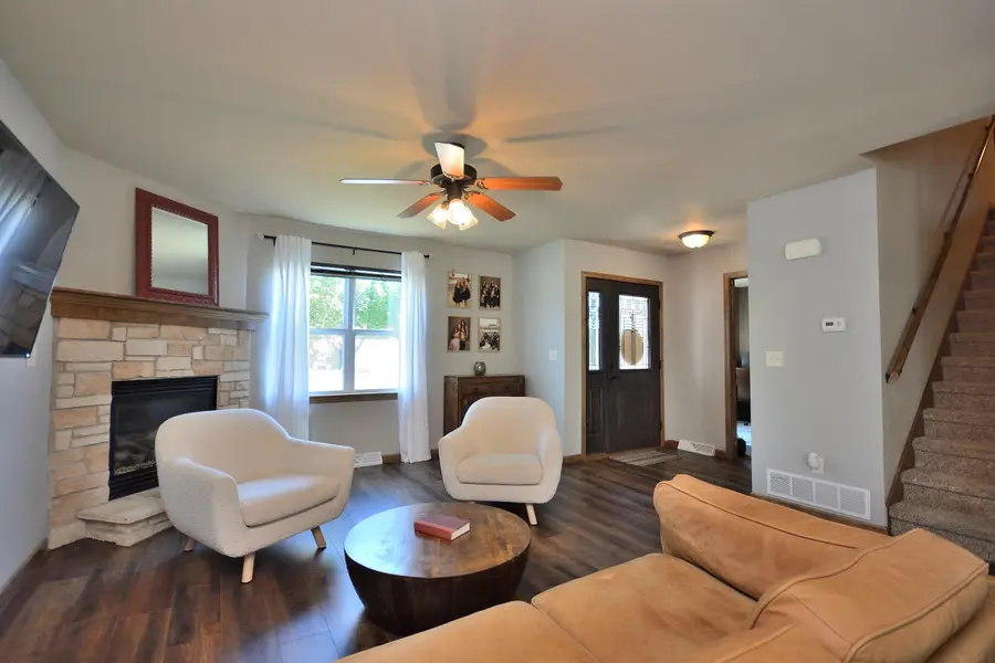 1525 Whitewater Dr, West Bend, WI 53095 - #3