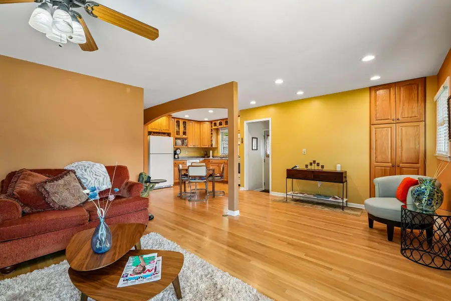 423 N Hine Ave, Waukesha, WI 53188 - #3