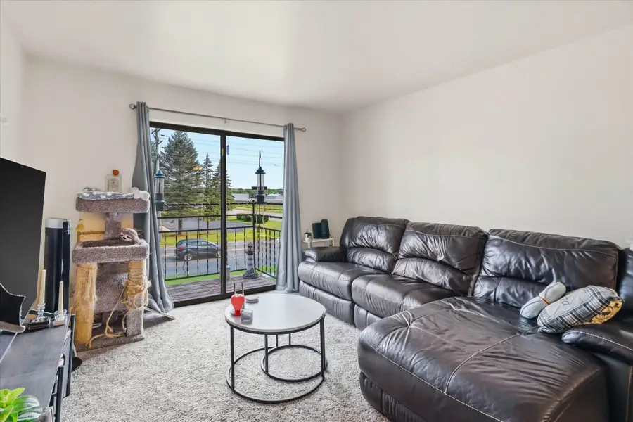 1406 Creek Rd, West Bend, WI 53090 - #3