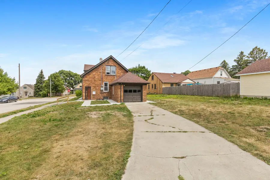 1313 Marquette Ave, South Milwaukee, WI 53172 - #2