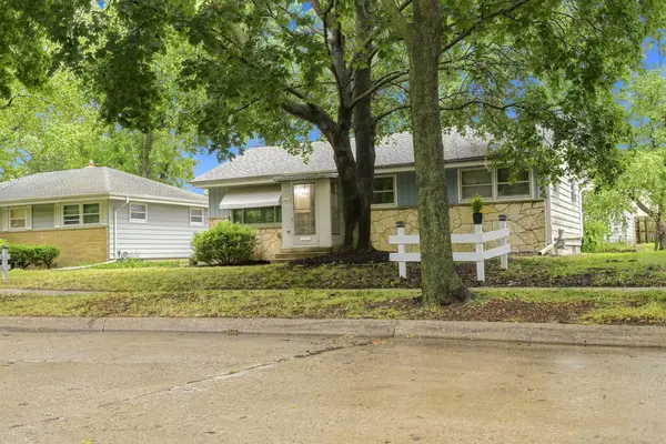 4325 N 83 St, Milwaukee, WI 53222