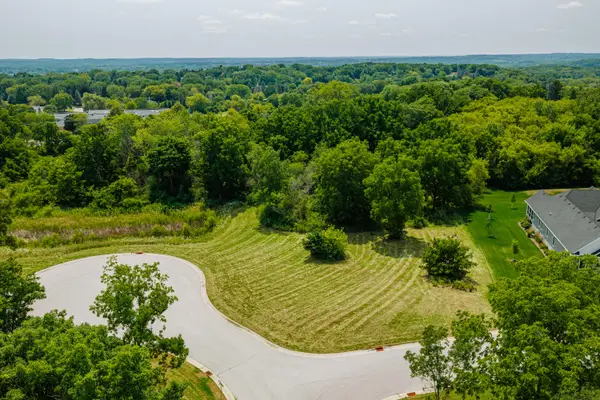 Lt22 Legend Clubs Ct, Waukesha, WI 53189
