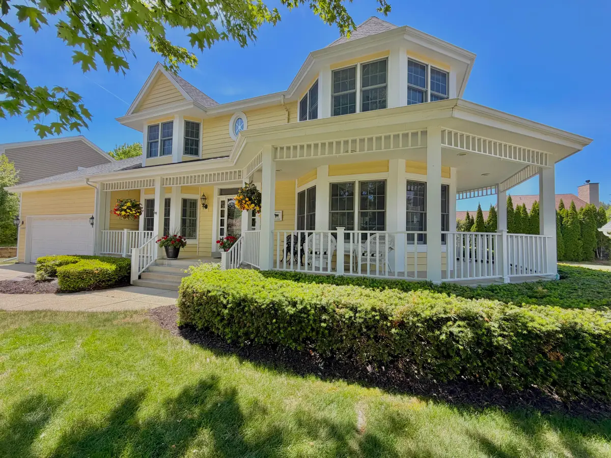 W70N447 Cedar Pointe Ave, Cedarburg, WI 53012 - #1