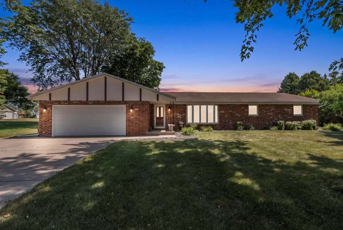 4112 Mueller Dr, Hartford, WI 53027 - #1