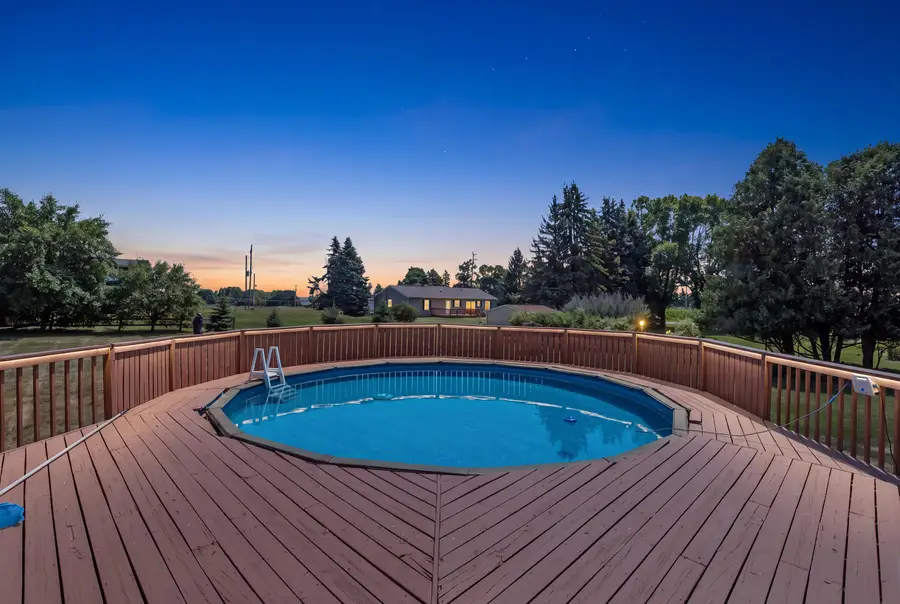 4112 Mueller Dr, Hartford, WI 53027 - #2