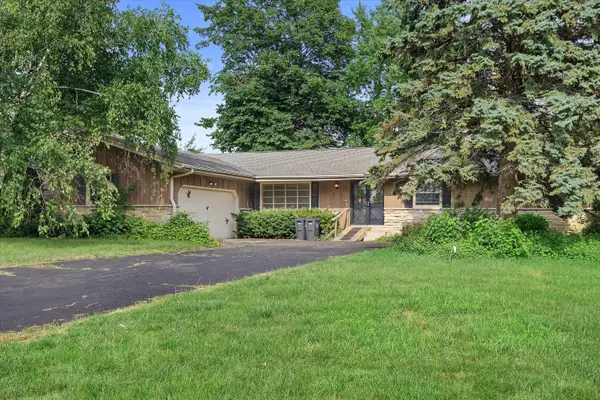 3023 Southwood Dr, Mount Pleasant, WI 53406