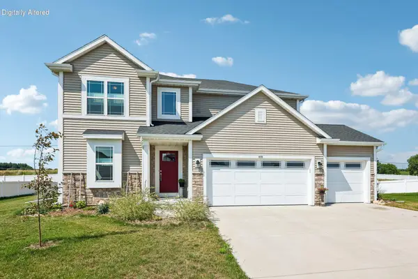 676 Lambert Dr, Slinger, WI 53086