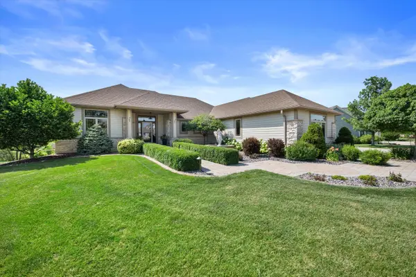 2280 Fenceline Dr, Jackson, WI 53037