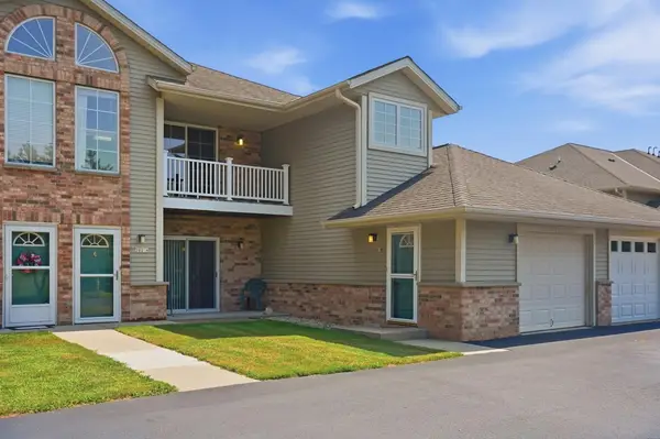 702 Shepherds Dr, West Bend, WI 53090