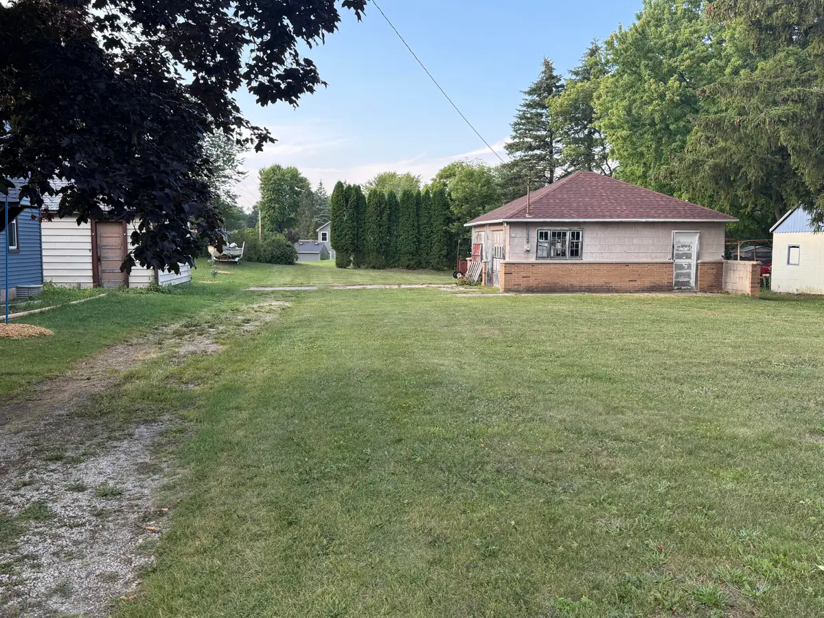 910 Fredonia Ave, Fredonia, WI 53021 - #1