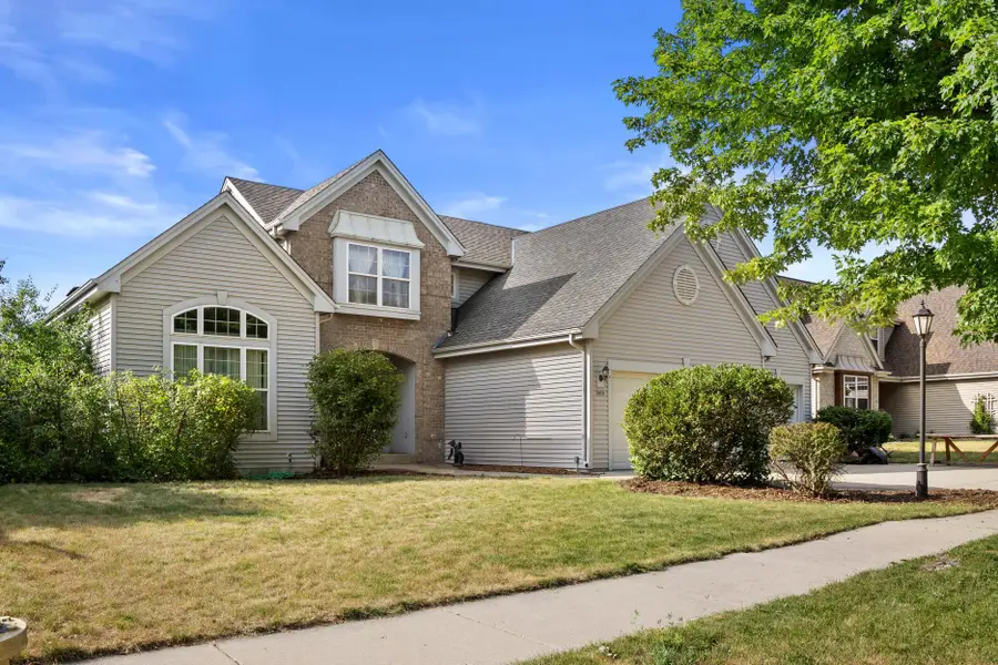 1614 Auburn Ct, Waukesha, WI 53189 - #2